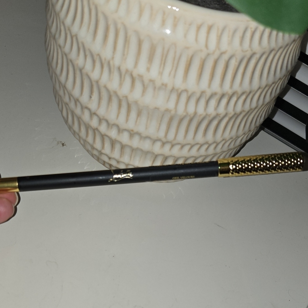 Christian Louboutin Velvet Eye Definer